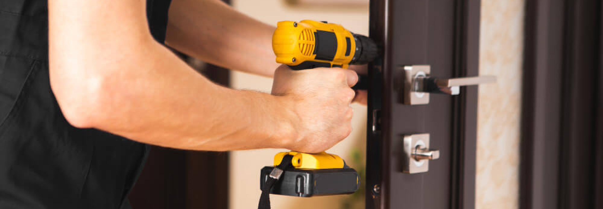 Монтаж входных и межкомнатных дверей Монтаж входных и межкомнатных дверей