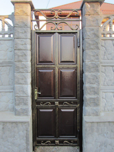 МЕТАЛЛИЧЕСКИЕ ВОРОТА С КАЛИТКОЙ (3,5 м х 2,20 м) (1 м х 2,20 м)